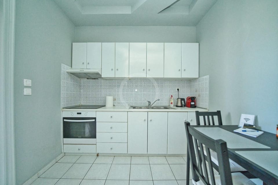 Kitchen or kitchenette, oven