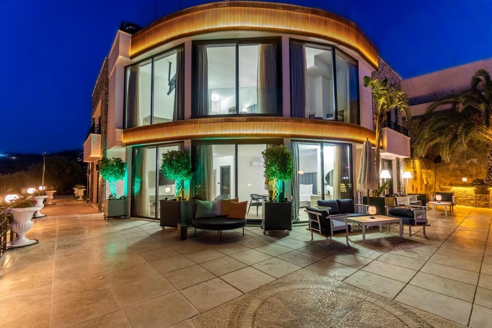 Property building, Night