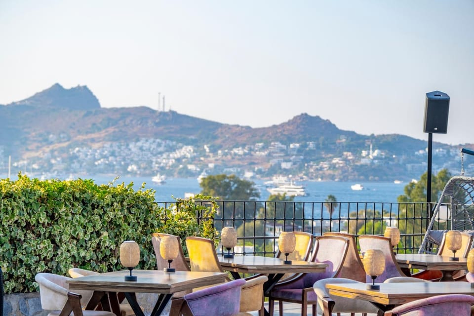 View (from property/room), Seating area, Sea view