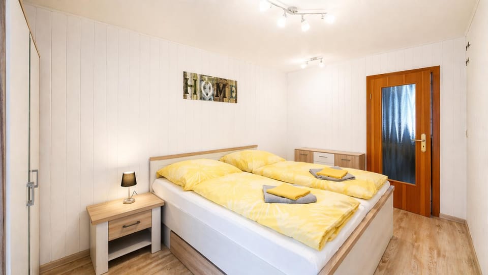 Bedroom, wardrobe
