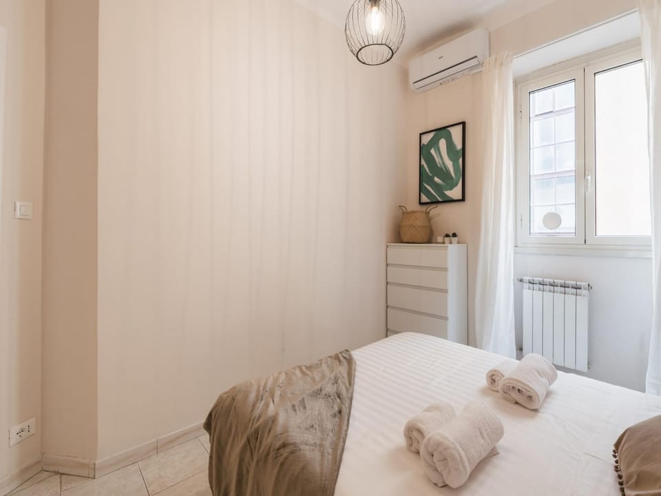 Bed, Bedroom, air conditioner