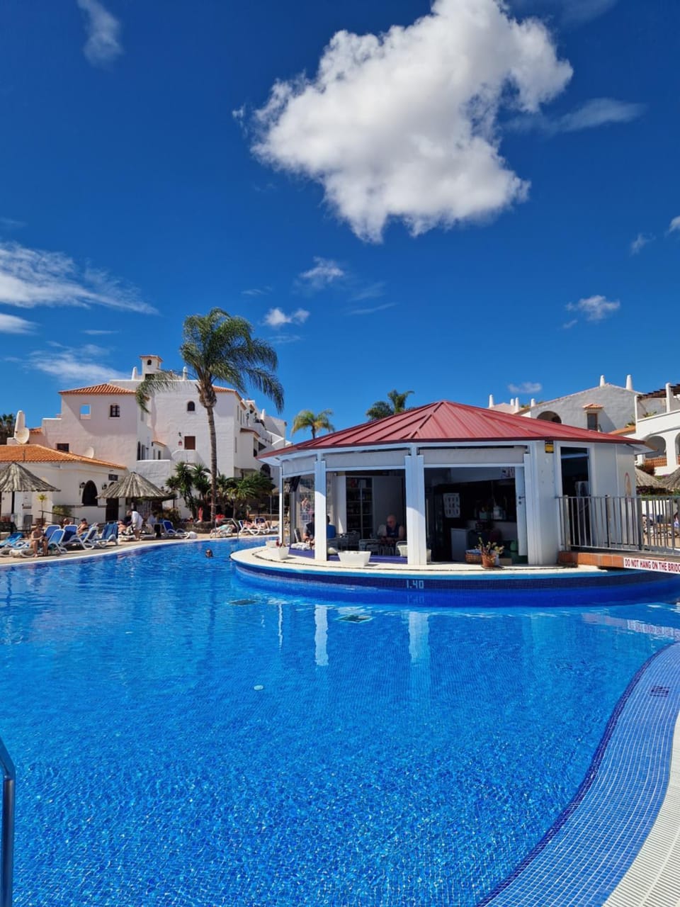 Property building, Day, Pool view, Swimming pool, sunbed
