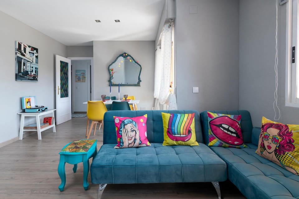 Living room, Seating area