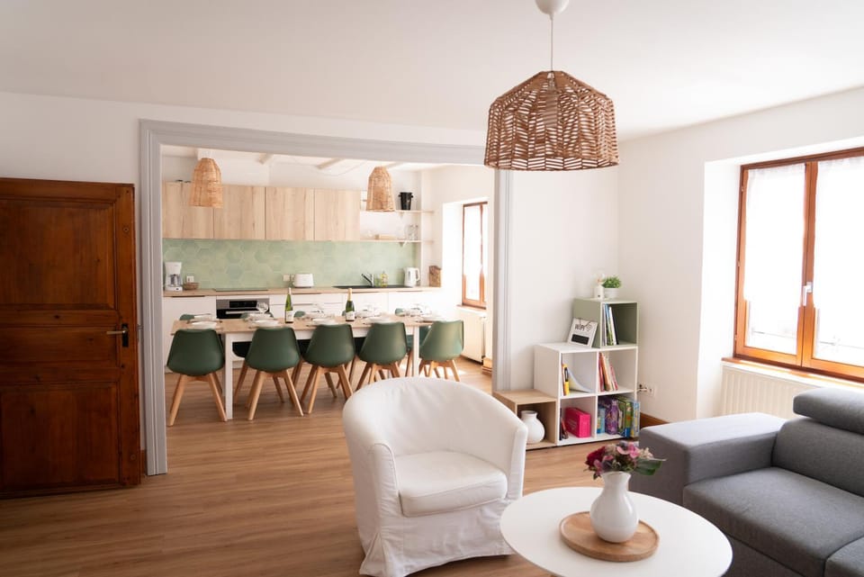 Living room, Meals, kitchen