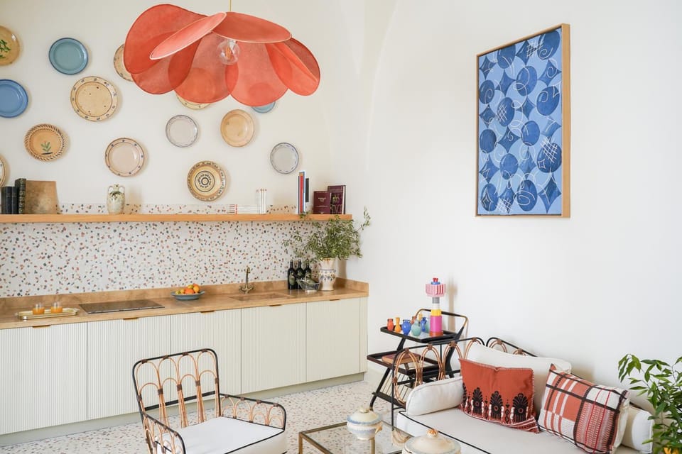 Kitchen or kitchenette, Living room, Seating area, Dining area