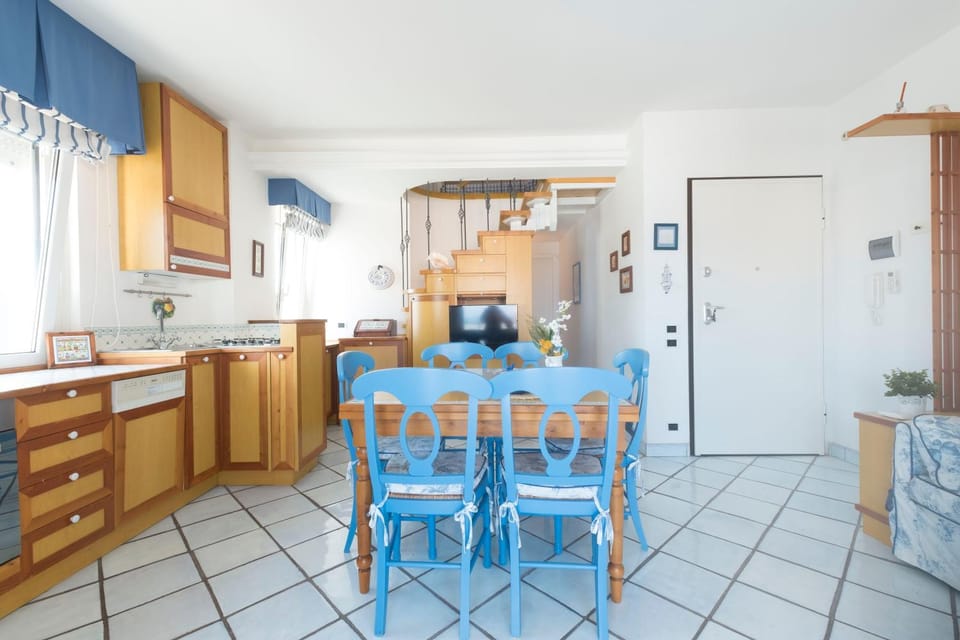 Kitchen or kitchenette, Living room, Dining area, kitchen