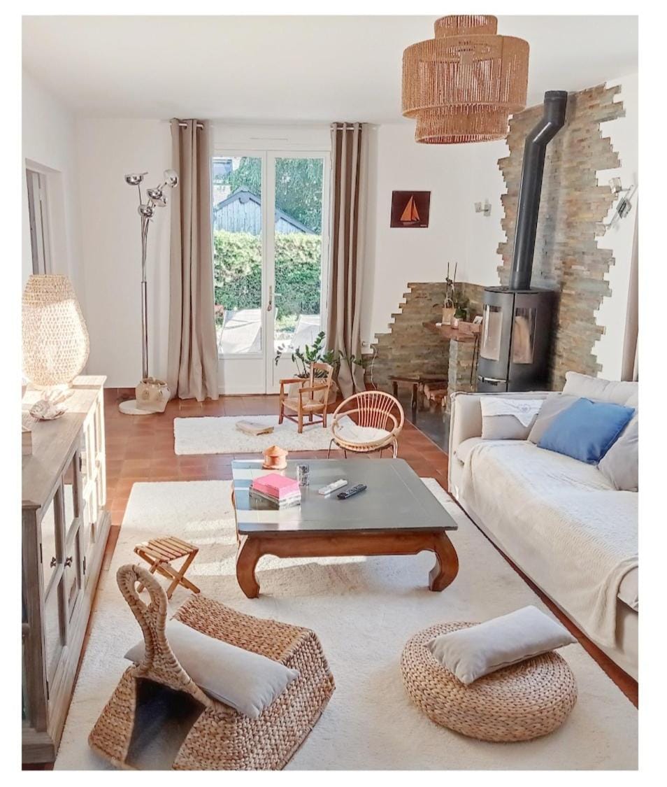 Maison entière, dans village bord de mer, typique & classé House in France