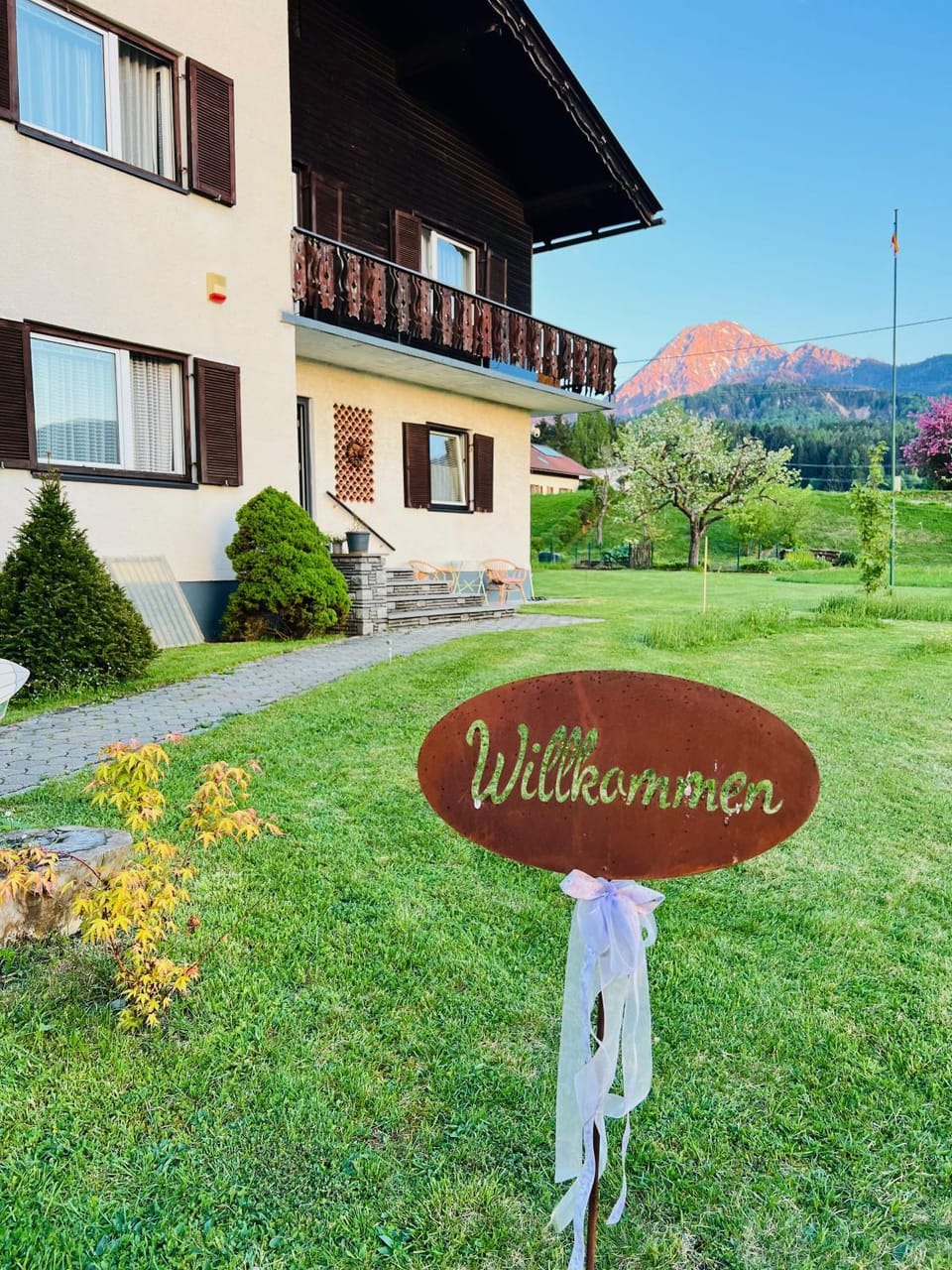 Property building, Natural landscape, Garden, Location