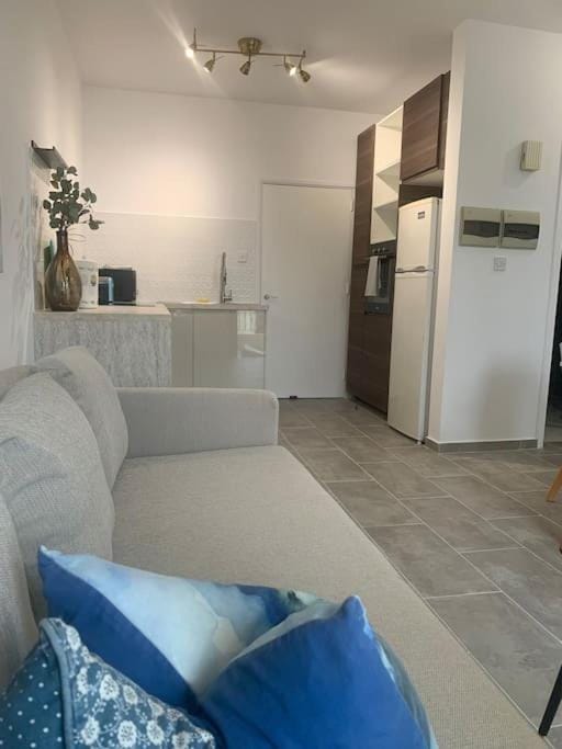 Antonia Sea View Suite Apartment in Larnaca