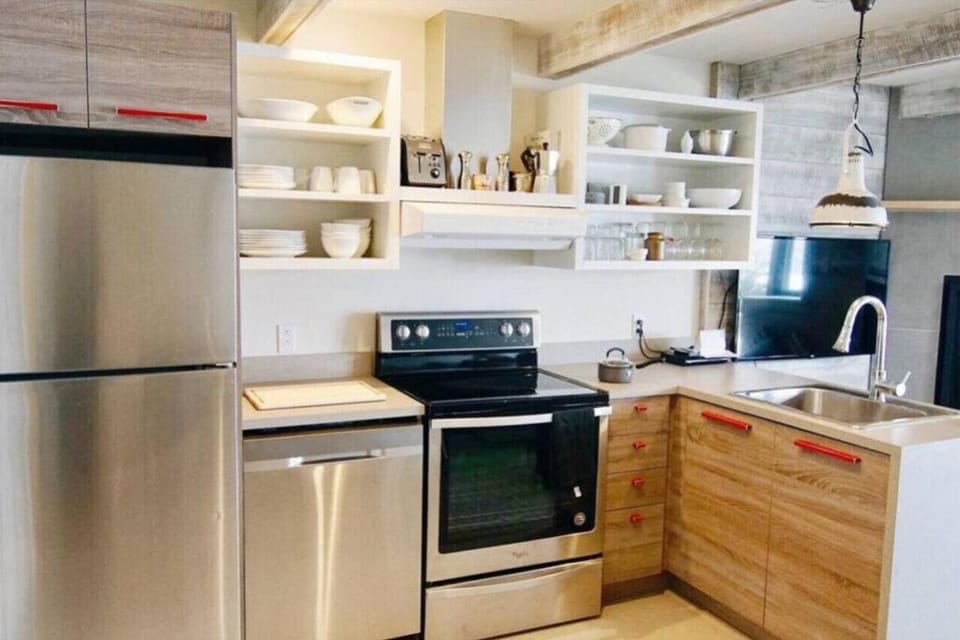 Renovated 1 bedroom with Views of Mont-Tremblant House in Mont-Tremblant