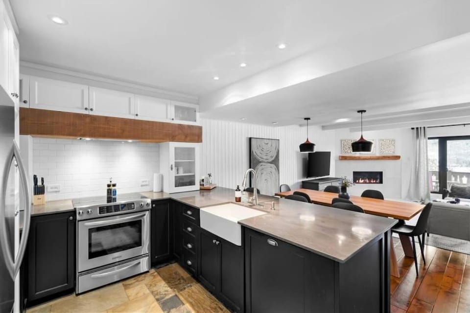 The Mountain View Condo Apartment in Mont-Tremblant