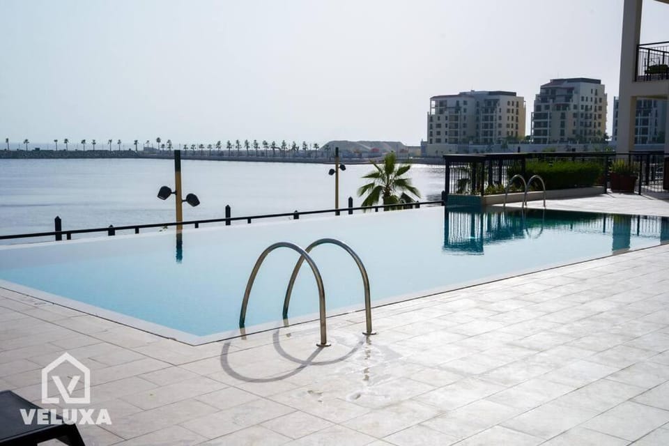 Veluxa - Stunning Sea View - Luxe 3 Bed in La Mer Apartment in Dubai