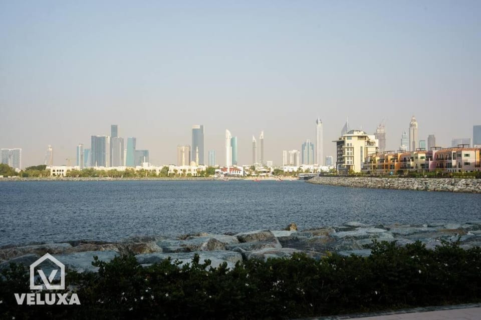 Veluxa - Stunning Sea View - Luxe 3 Bed in La Mer Apartment in Dubai