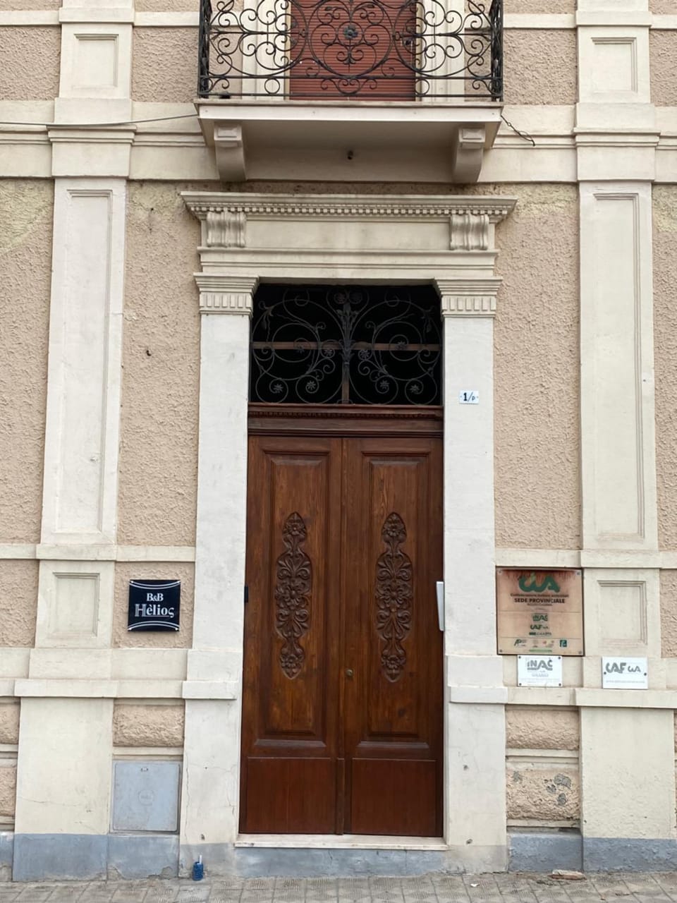 Property building, Facade/entrance, Day, City view