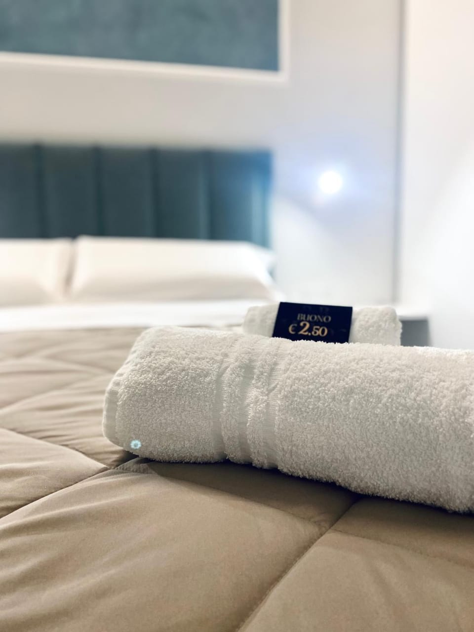 Bedroom, Breakfast, towels