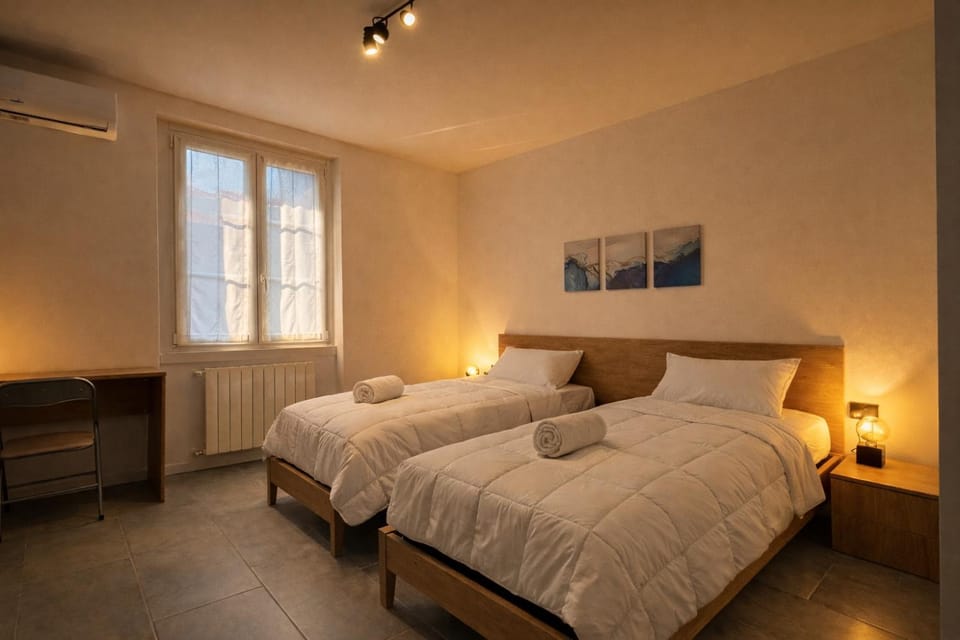 Bed, Photo of the whole room, Bedroom, internet