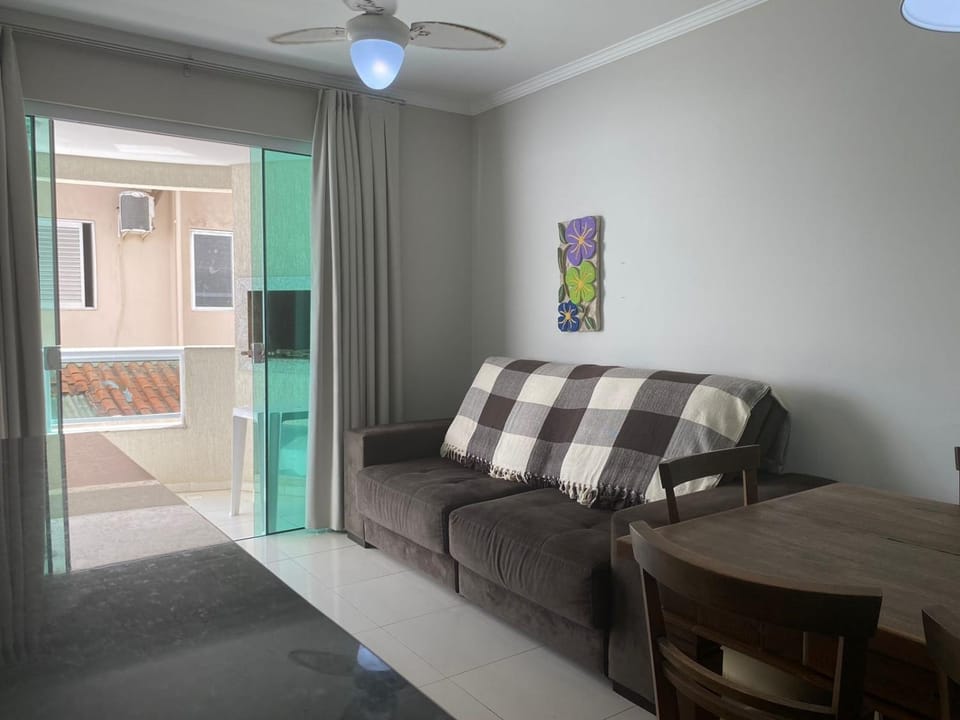 B111 - Apto 02 quartos perto do mar em Bombas - SC Apartment in Bombinhas