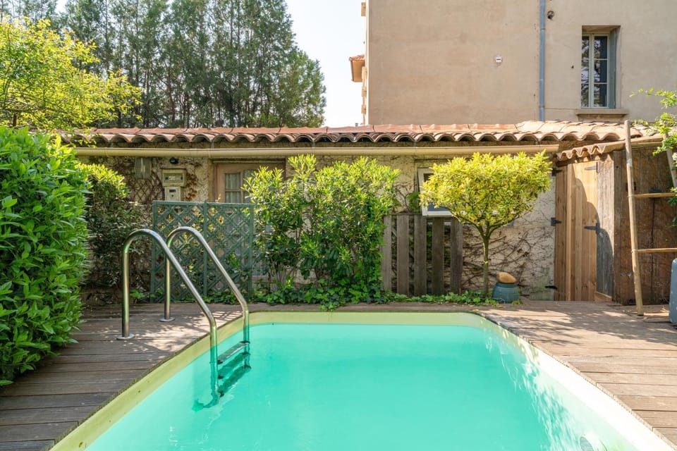 Property building, Swimming pool