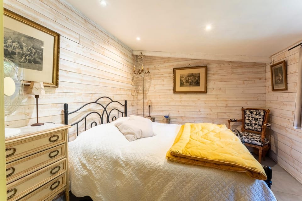 Living room, Bedroom