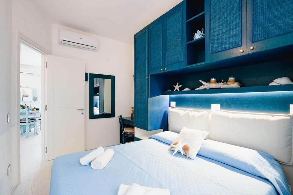 Bed, Photo of the whole room, Bedroom, towels, wardrobe, air conditioner