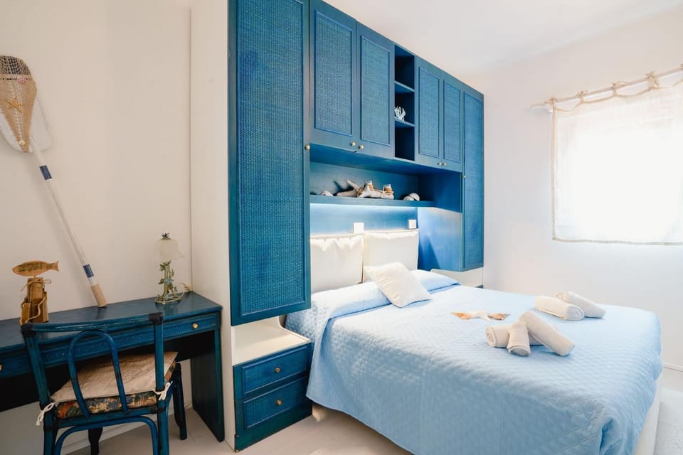 Bed, Photo of the whole room, Bedroom, towels, wardrobe