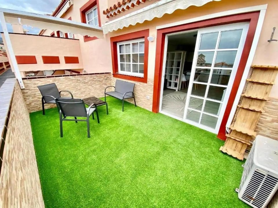 Heights 7 - Two Bed Apartment in Los Cristianos
