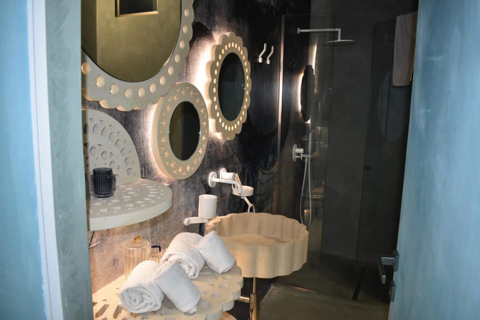 Shower, Bathroom, towels