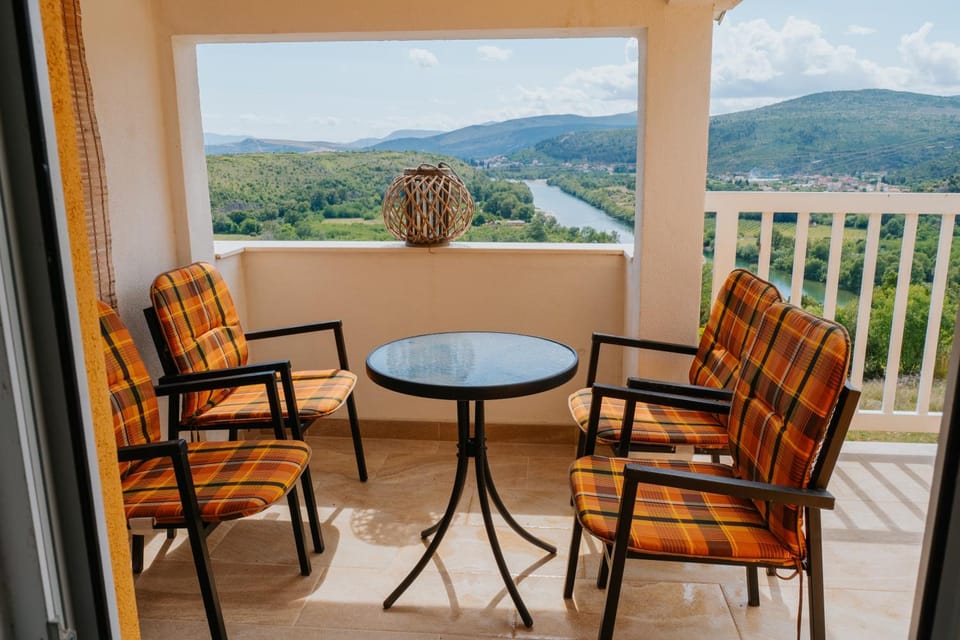 Natural landscape, View (from property/room), Balcony/Terrace, Seating area, Dining area, Mountain view
