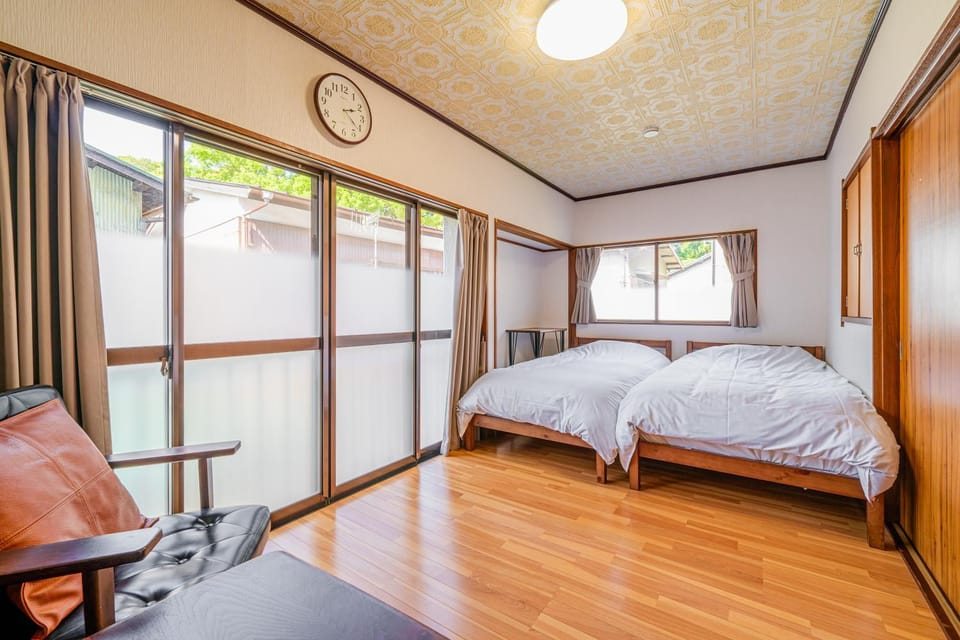 Living room, Photo of the whole room, Bedroom