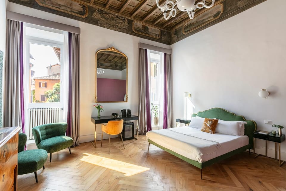 Bed, Photo of the whole room, Seating area, Bedroom