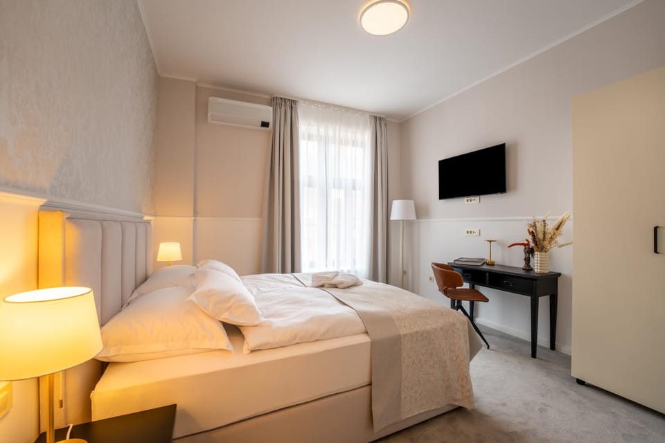 Bed, air conditioner