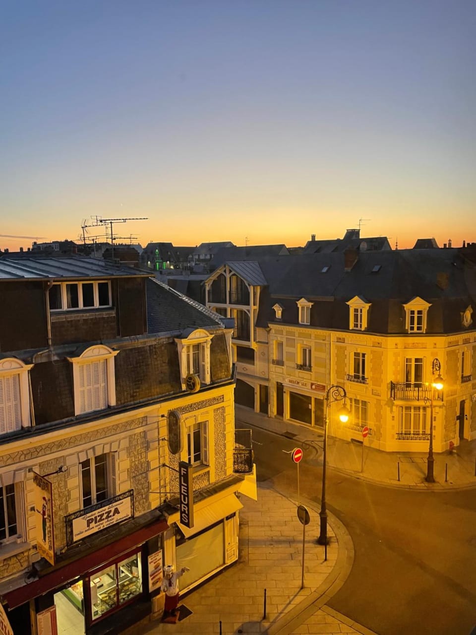 Neighbourhood, City view, Street view, Sunset
