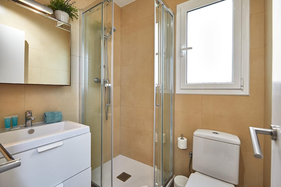 Shower, Toilet, Bathroom