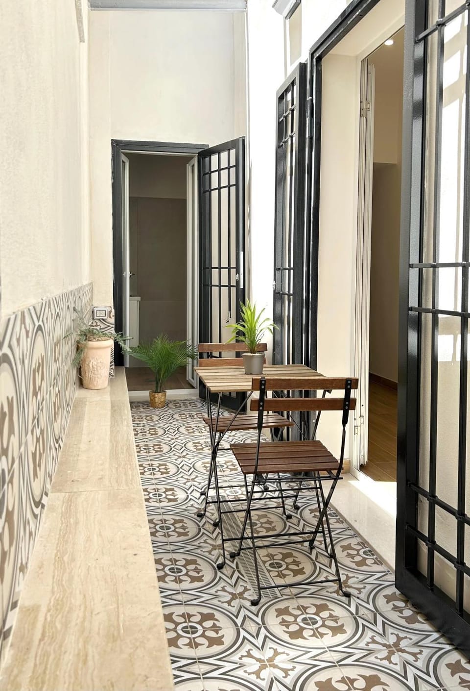 Patio, Day, Balcony/Terrace, Living room, Seating area