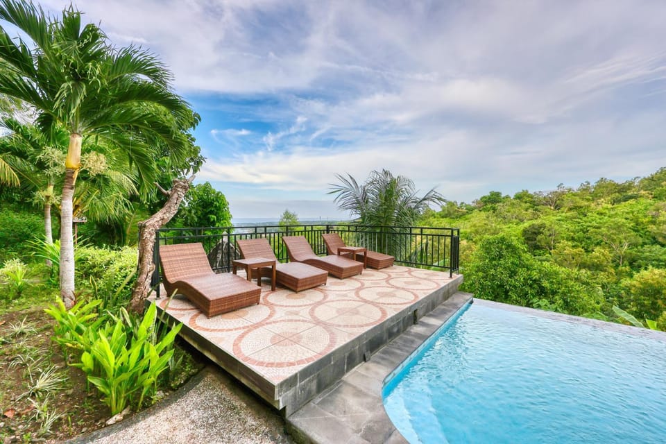 Sea view, Swimming pool, sunbed