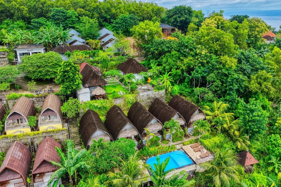 Property building, Bird's eye view, Swimming pool