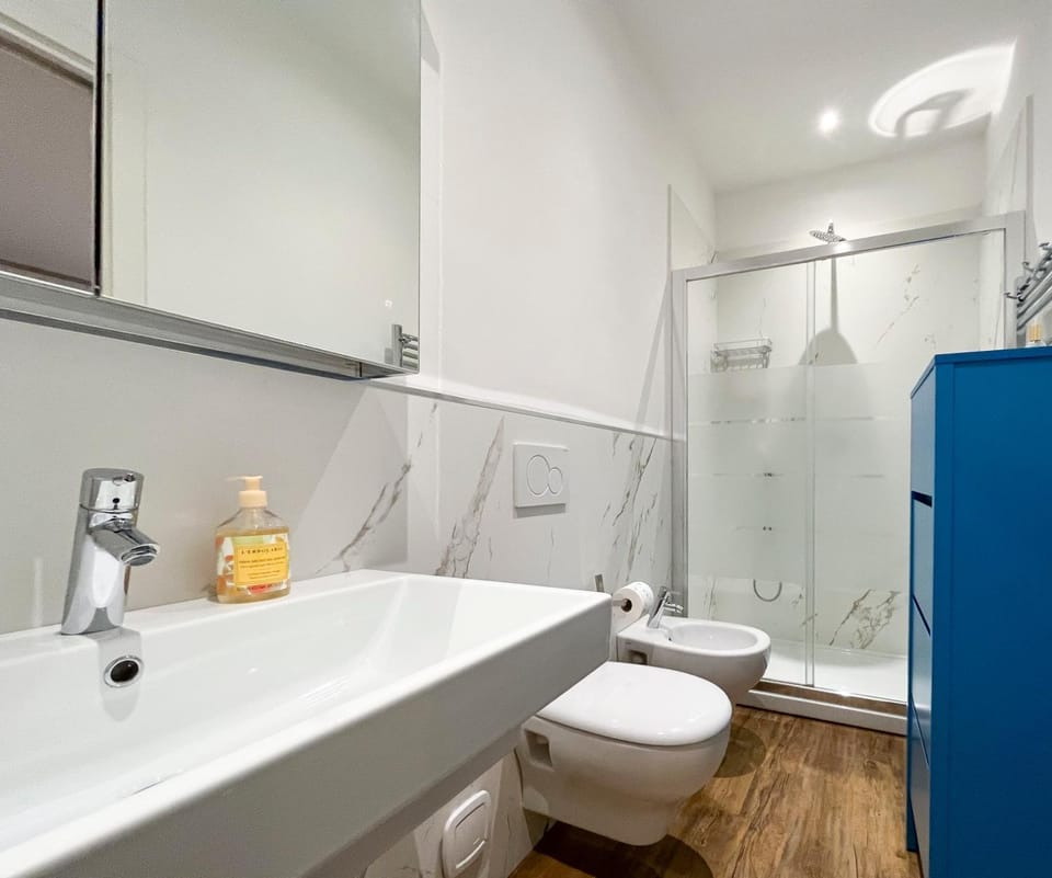 Shower, Toilet, Bathroom