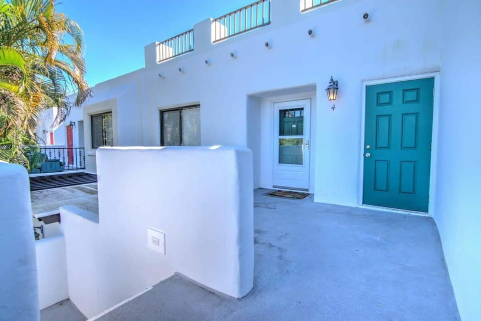 Chic Naples Getaway - Tennis Pool Comfort House in Collier County