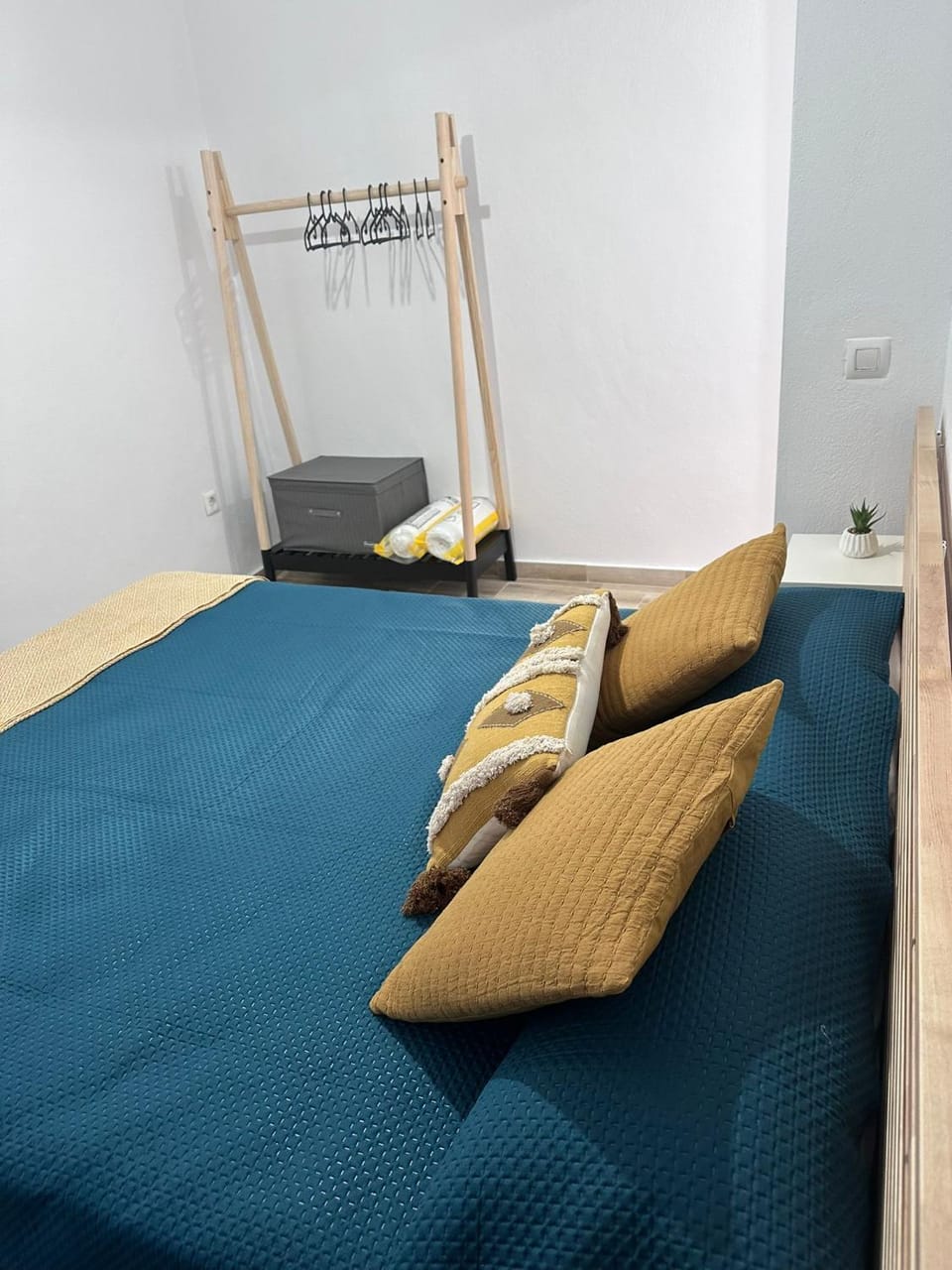 Bed, Photo of the whole room