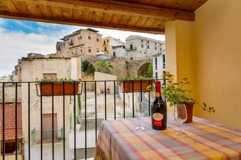 View (from property/room), Balcony/Terrace