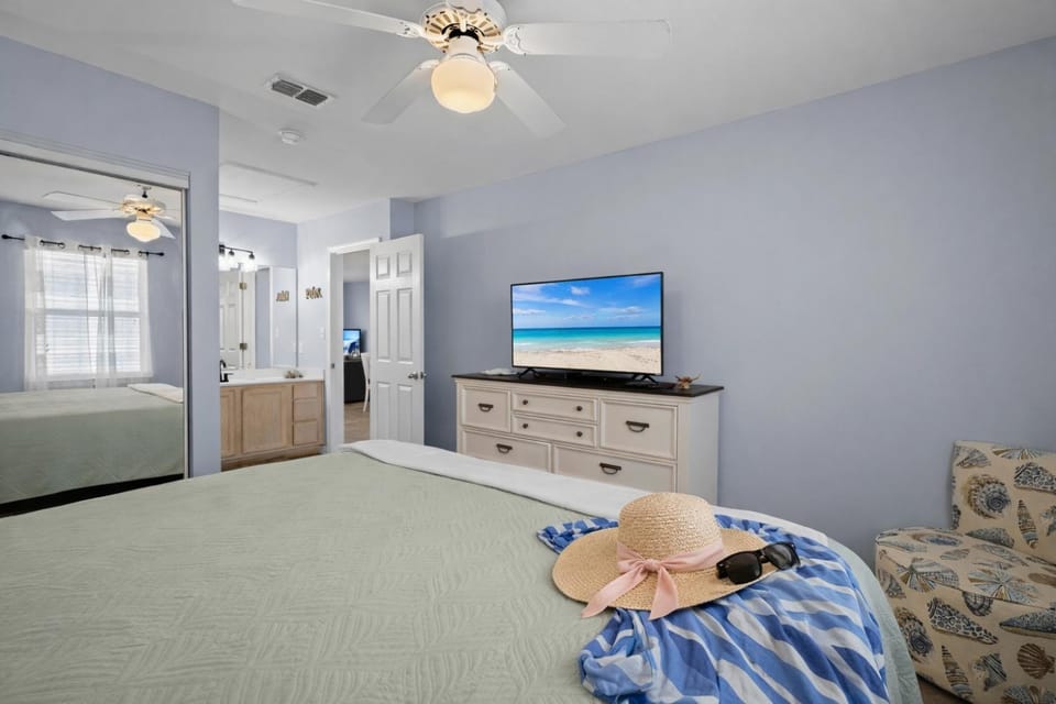 Condo in Gulf Shores King Suite House in West Beach