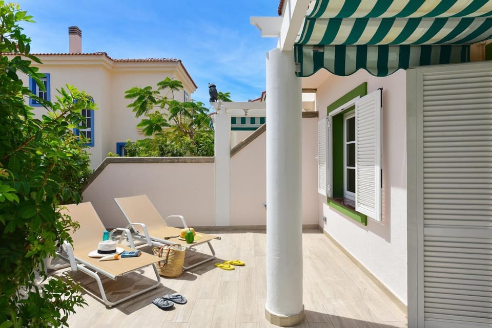 Day, View (from property/room), Balcony/Terrace, Seating area, sunbed