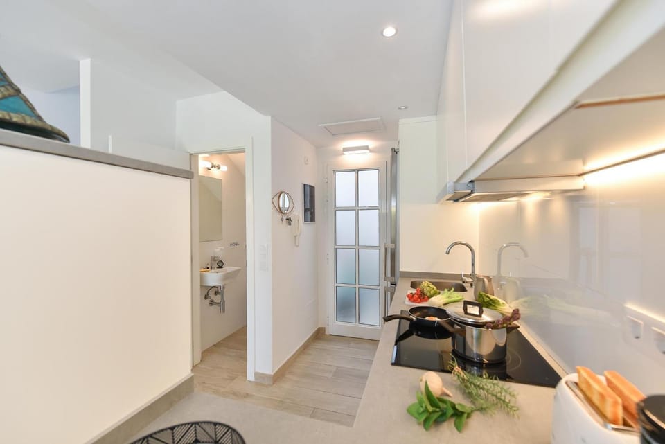 Kitchen or kitchenette, stove