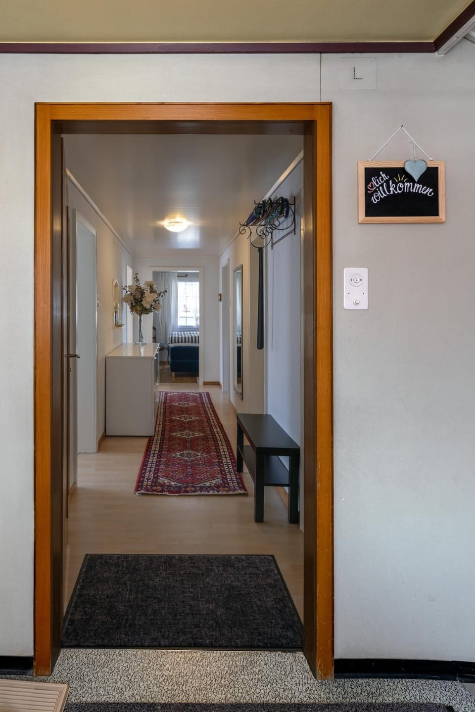 Facade/entrance, Photo of the whole room