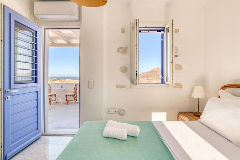 Paros Sea View Eco - Aetherian Ciel Villas, Niso House in Paros, Greece