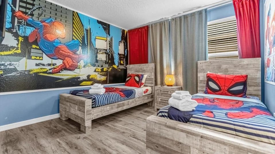 Summer Getaway - 7BR with Private Pool by Disney! House in Four Corners