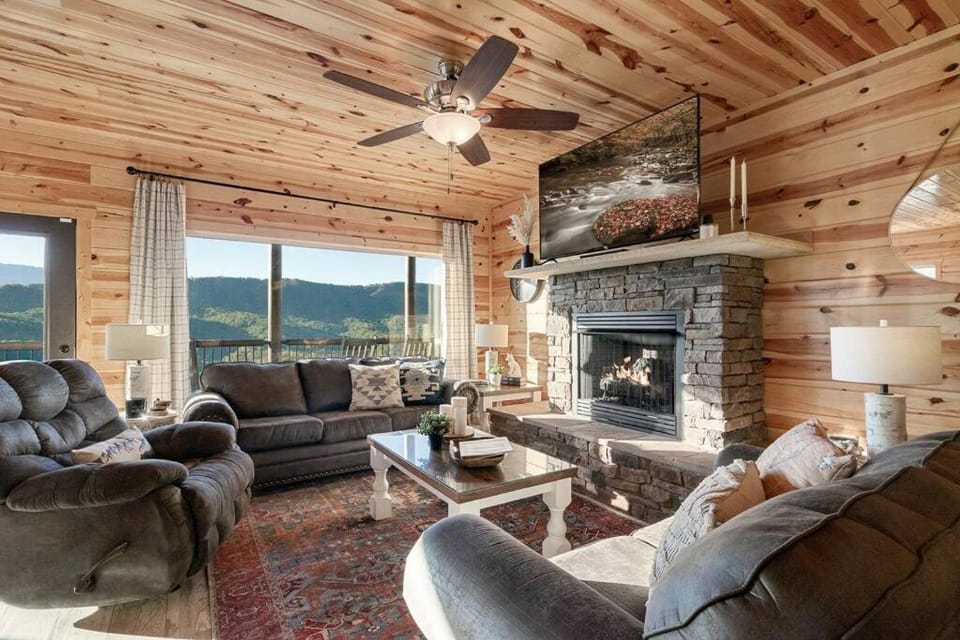Highland View Cabin Cabin in Sevier County