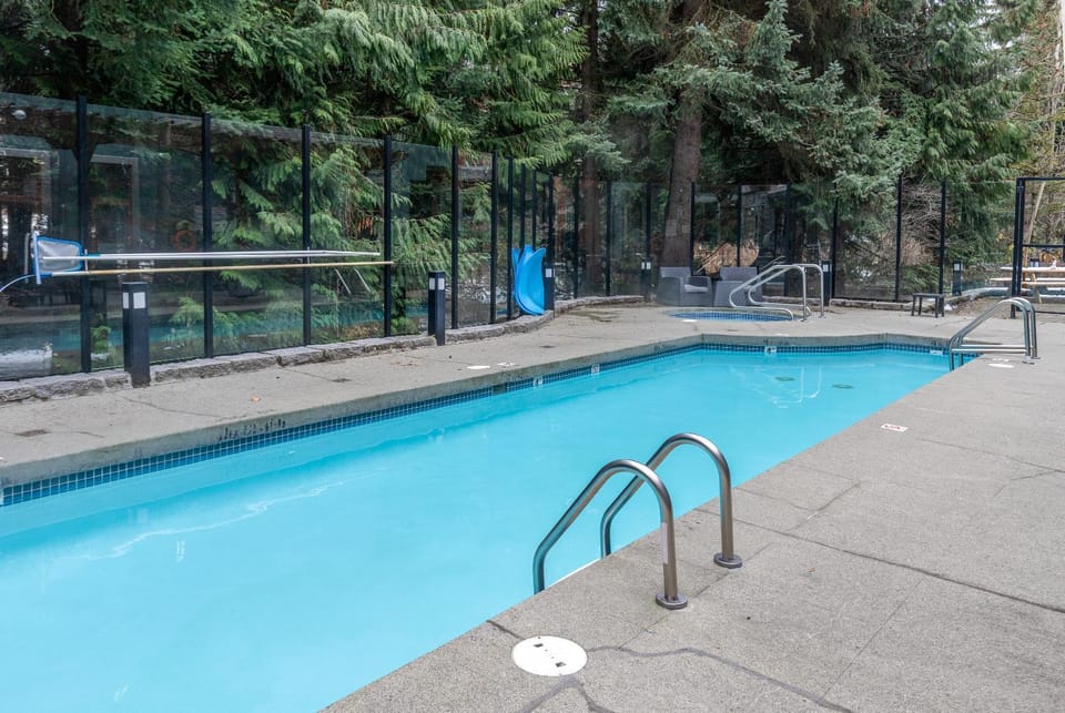 Day, Hot Tub, Swimming pool