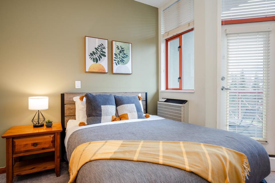 Patio, Bed, Bedroom