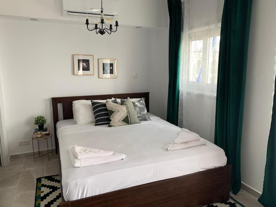 Aria Sea View Studio Apartment in Larnaca